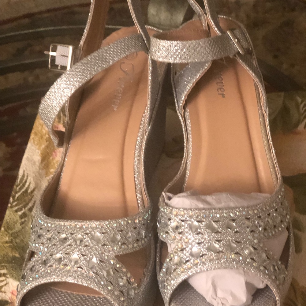 Shoes - Picture 2 of 4